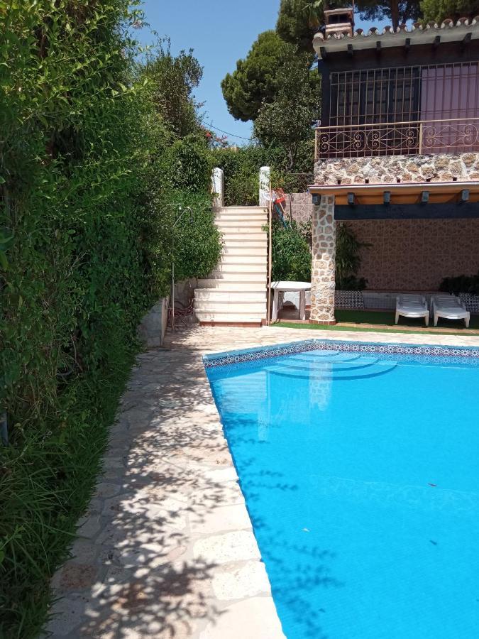 Villa Con Piscina Privada ตอร์เรโมลิโนส ภายนอก รูปภาพ